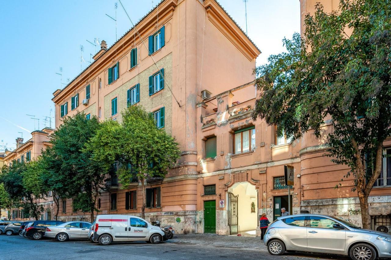 Vatican Caracciolo Rome Bagian luar foto